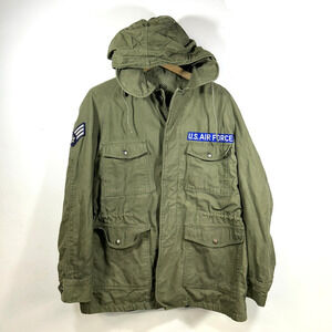 Vtg US Air Force Field Jacket Mens M Reg Wind Resistant Sateen OG 107 60s Patch